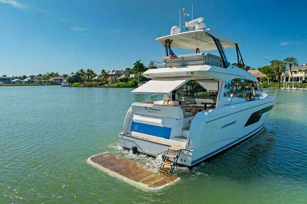 Prestige 520 Flybridge Yacht For Sale