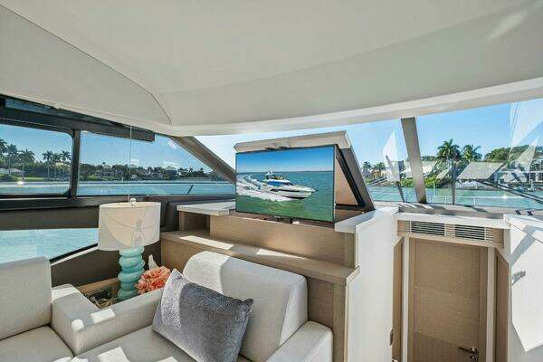 Prestige 520 Flybridge Yacht For Sale