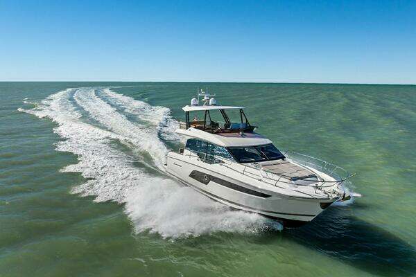 Prestige 520 Flybridge Yacht For Sale
