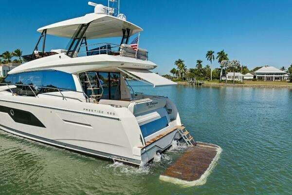 Prestige 520 Flybridge Yacht For Sale