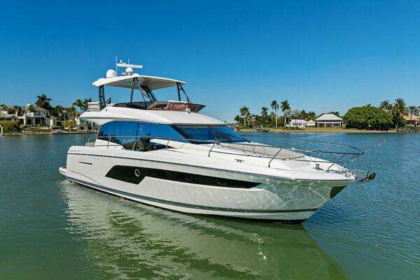 Prestige 520 Flybridge Yacht For Sale