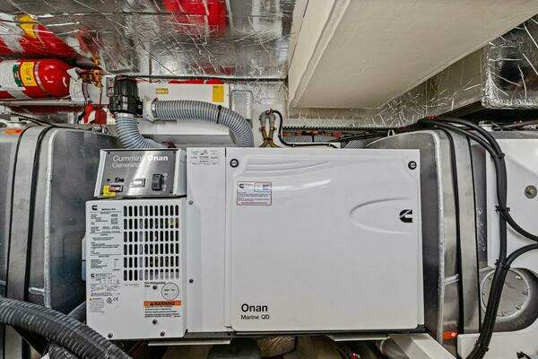 Prestige 520 Flybridge Yacht For Sale