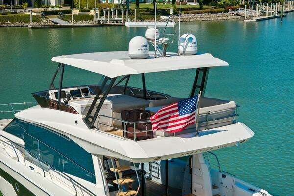 Prestige 520 Flybridge Yacht For Sale