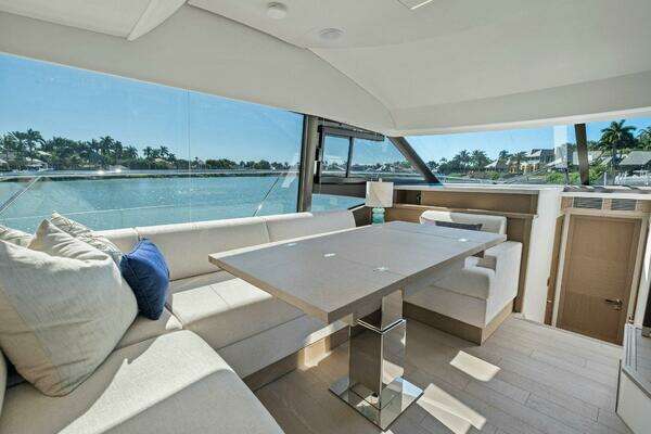 Prestige 520 Flybridge Yacht For Sale