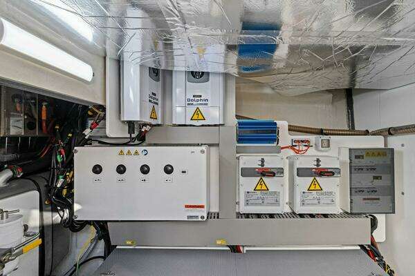 Prestige 520 Flybridge Yacht For Sale