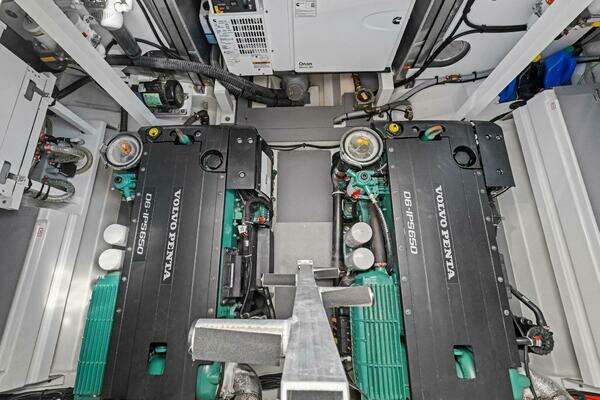 Prestige 520 Flybridge Yacht For Sale