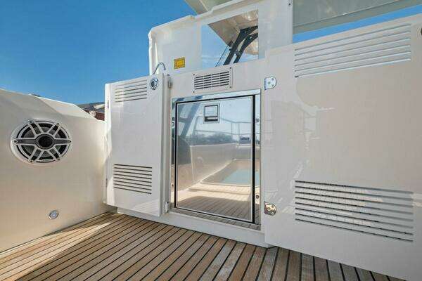 Prestige 520 Flybridge Yacht For Sale