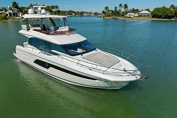 Prestige 520 Flybridge Yacht For Sale