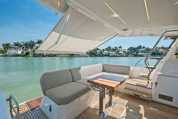 Prestige 520 Flybridge Yacht For Sale