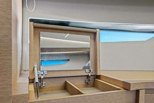 Prestige 520 Flybridge Yacht For Sale