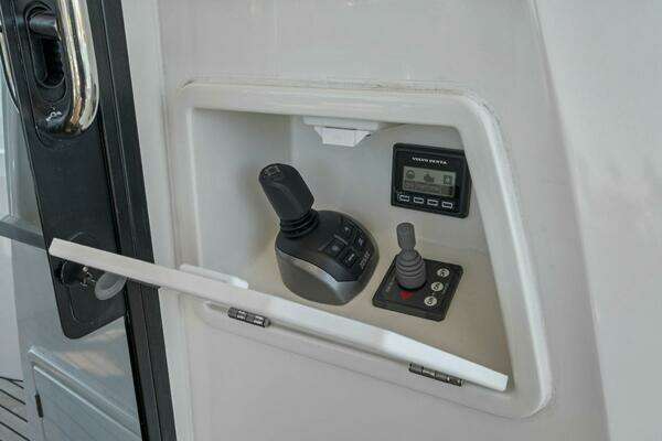 Prestige 520 Flybridge Yacht For Sale