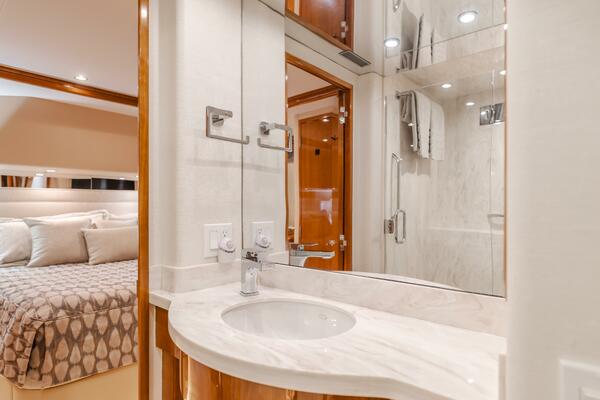 UNA VIDA  64ft Hatteras Yacht For Sale