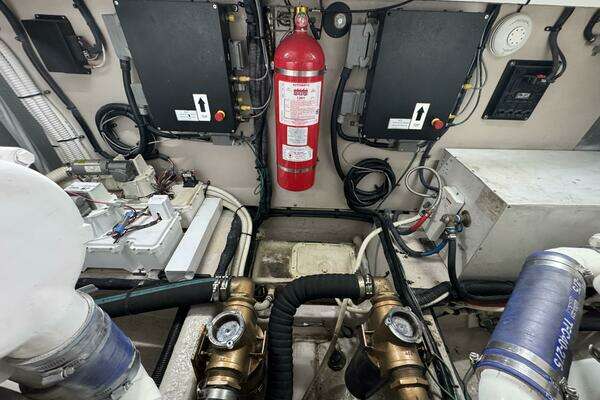 Sea Ray 58 Sedan Bridge Yacht For Sale