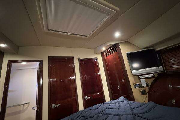 Sea Ray 58 Sedan Bridge Yacht For Sale