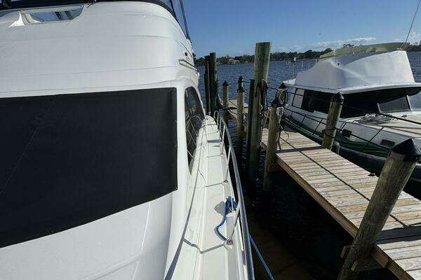 Sea Ray 58 Sedan Bridge Yacht For Sale