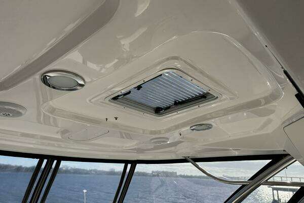 Sea Ray 58 Sedan Bridge Yacht For Sale