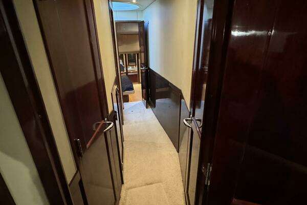 Sea Ray 58 Sedan Bridge Yacht For Sale