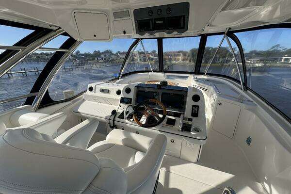 Sea Ray 58 Sedan Bridge Yacht For Sale