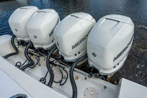 Boston Whaler Outrage Yacht For Sale