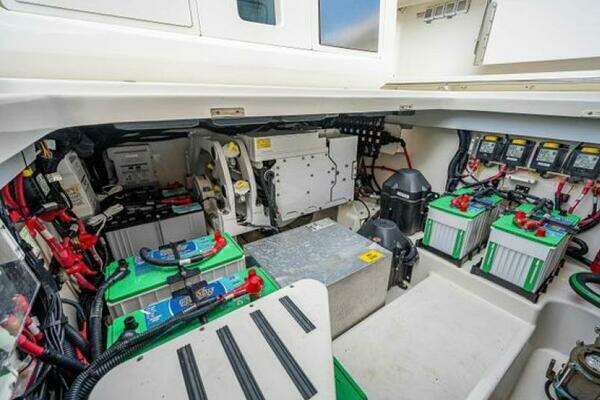 Boston Whaler Outrage Yacht For Sale