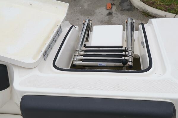 22ft Bayliner Yacht For Sale