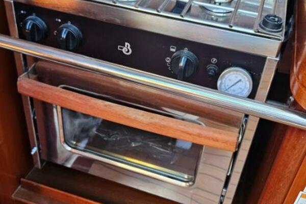 36ft Beneteau Yacht For Sale