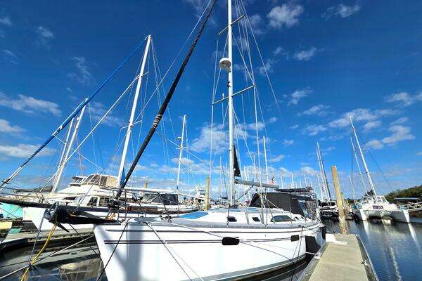Catalina 445 Yacht For Sale