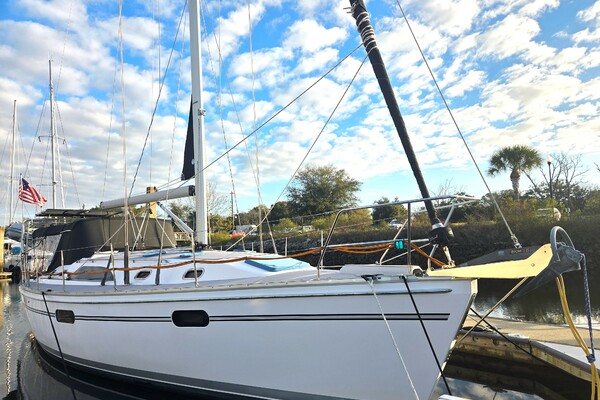 Here  amp  Now 44ft Catalina Yacht For Sale