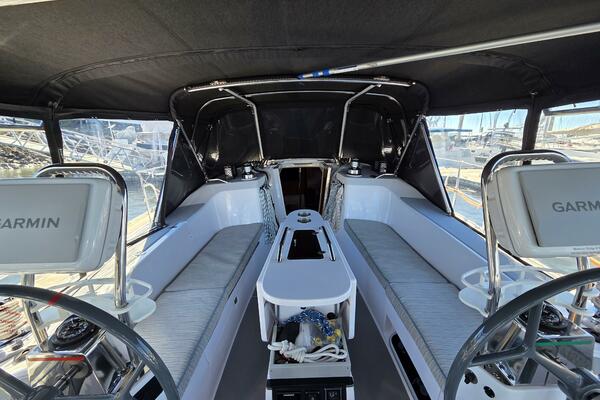 Here  amp  Now 44ft Catalina Yacht For Sale