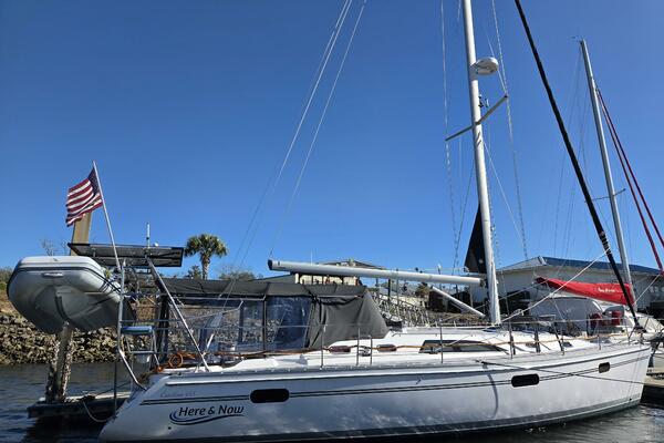 Here  amp  Now 44ft Catalina Yacht For Sale