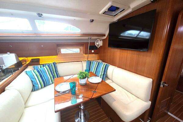 Catalina 445 Yacht For Sale