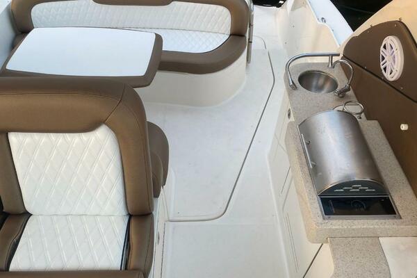 33ft Sea Ray Yacht For Sale