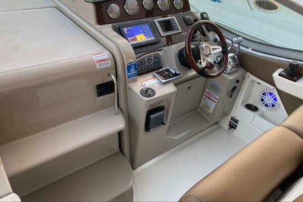 33ft Sea Ray Yacht For Sale