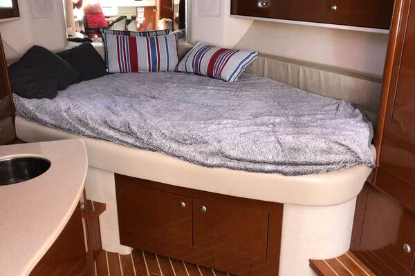 33ft Sea Ray Yacht For Sale