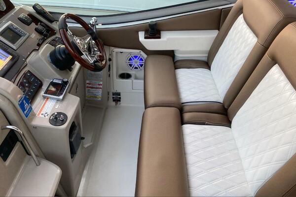 33ft Sea Ray Yacht For Sale