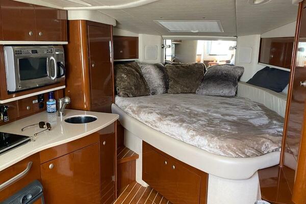 33ft Sea Ray Yacht For Sale