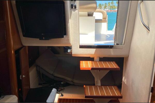33ft Sea Ray Yacht For Sale