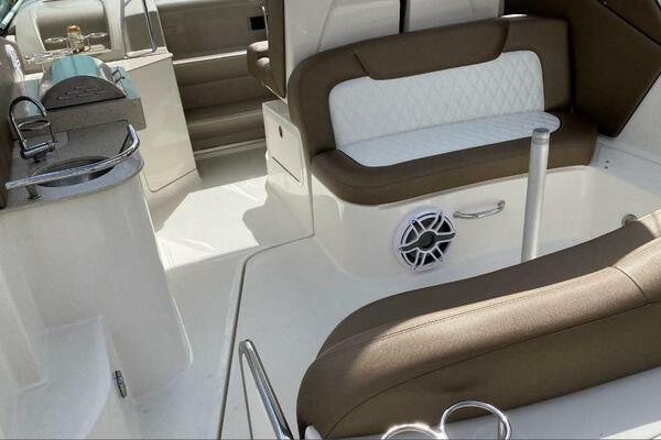 33ft Sea Ray Yacht For Sale