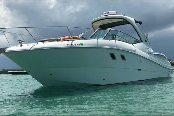 33ft Sea Ray Yacht For Sale
