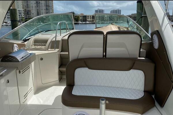 33ft Sea Ray Yacht For Sale