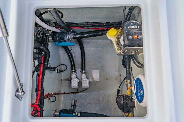 2026 Broadwater Boatworks 25