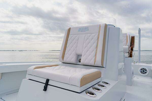 2026 Broadwater Boatworks 25