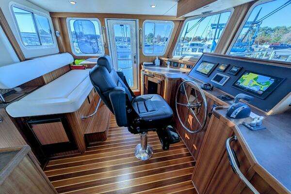 2015 American Tug 43