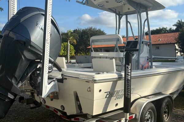 24ft Pathfinder Yacht For Sale