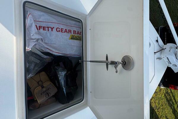 24ft Pathfinder Yacht For Sale