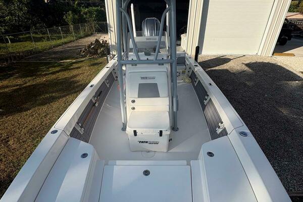 24ft Pathfinder Yacht For Sale
