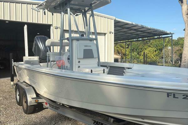 24ft Pathfinder Yacht For Sale