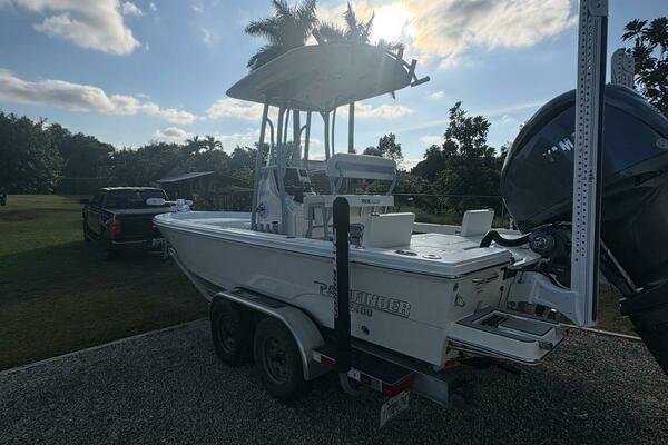 24ft Pathfinder Yacht For Sale