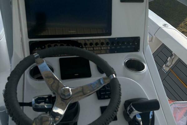 24ft Pathfinder Yacht For Sale