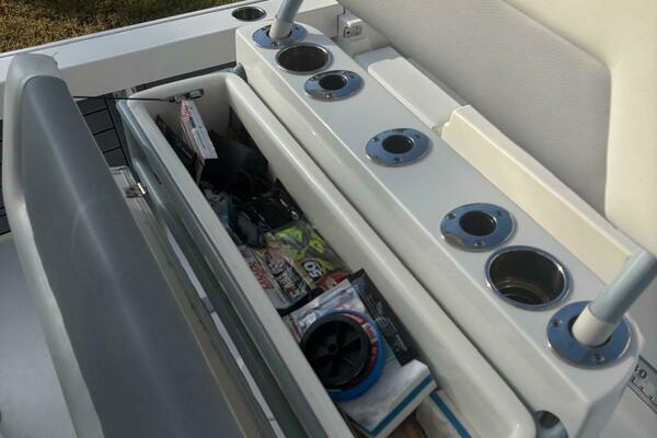 24ft Pathfinder Yacht For Sale